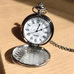 懐中時計　銀色