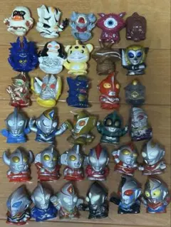 ウルトラマン　指人形　フィギュア　価格表示は32体セット料金　【バラ売り可能】