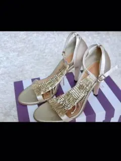 【美品】グレースコンチネンタル ゴールド ビジューサンダル フリンジ