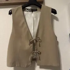 ZARAベージュ ベストのサムネイル