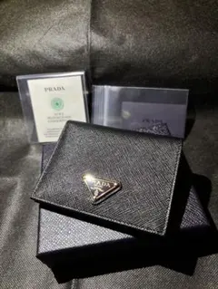 新品未使用　PRADA サフィアーノ　コンパクト財布　ゴールドトライアングル