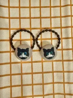 黒猫刺繍のヘアゴム2個セット