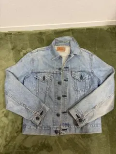完売品 Levi