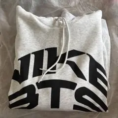 NIKE BTS フーディー　　BTS ARIRANG ワールドツアーのサムネイル