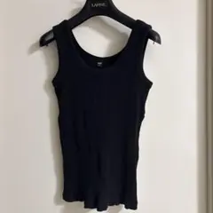 数着美品！UNIQLO 黒 リブタンクトップ M （後ろ深め） ブラック