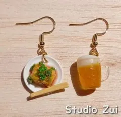 餃子・ビール】樹脂粘土・ミニチュアフード・ピアス - メルカリ