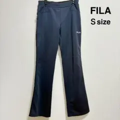FILA フィラ ロゴ ジャージ スポーツウェア パンツ ダークグレー Sサイズのサムネイル