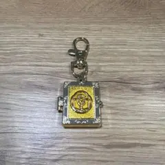 ディズニーストア　シークレットキーホルダー　ロケットチャーム プリンセス　新品