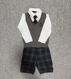 セレモニースーツ グレー ニットベスト ホワイトシャツ チェック柄ショートパンツ