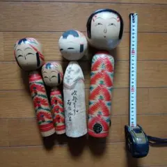 伝統的な木製こけし 4体セットのサムネイル