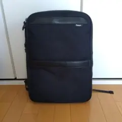 美品　evoon スリムリュック 黒