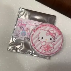 メゾピアノ　ハローキティ　コラボ　刺繍缶バッジ