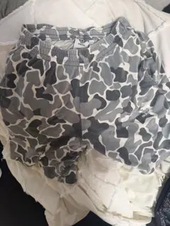 adidas カモフラージュ柄 ショートパンツ