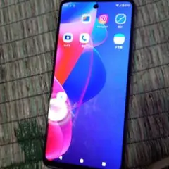 Motog 24スマホ本体と充電ケーブル