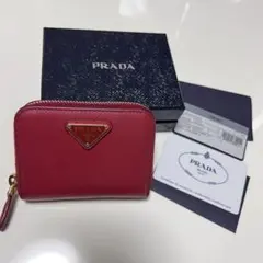 PRADA！コインケースカード入れサフィアーノトライアングル赤財布ウォレット