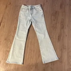 GU スリムフレアジーンズ