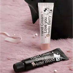 hetras. HELLO KITTY ハンドクリーム Hello Berry