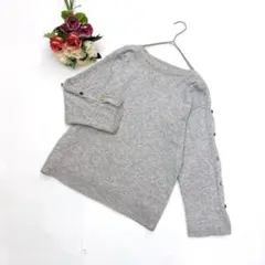 ラーモワールドゥリュクス（F）ドルマンニット 袖金ボタン アンゴラ混 グレー