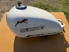 スズキ GN125 純正ガソリンタンク 黒 青ライン キー・コック付き