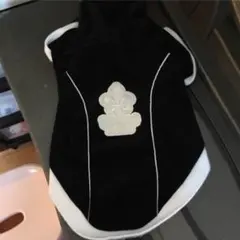 マ*ア様 とてもクールで可愛いワンちゃんのお洋服です^o^