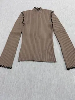 GUベージュ系リブ編み ニット 長袖 フリル付き
