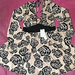 お値下げ‼︎【新品タグ付き】ピンク✖️黒バラ柄フレアワンピース❤️