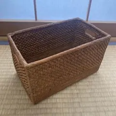 アタ製のバスケット