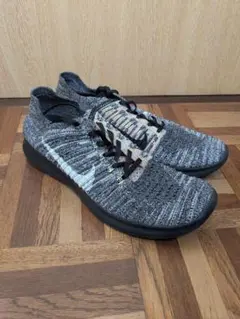 Nike ランニングシューズ フリーランフライニット
