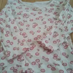 さくらんぼ トップス