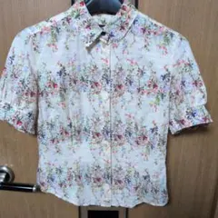 ポール・スミスブラック花柄 半袖シャツ クリーム色 40（38 ）位です。