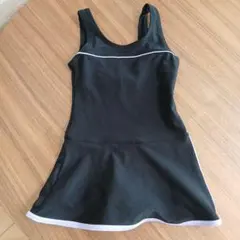 黒いワンピース水着 子供用