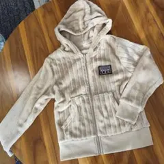 フード付きパーカー