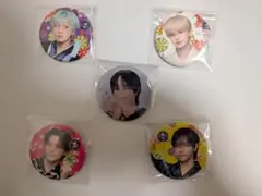 JO1缶バッジ　ガチャガチャ