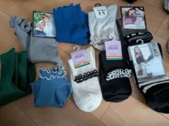 トレンディなフリル付きリブソックス9足セット