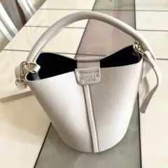 XINCHANG &YI アイボリー　バケツ型ハンドバッグ