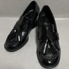 【美品】ZARA ザラ タッセル付き エナメル風 ローファー ブラック