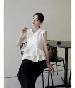 amel 襟付きフリルペプラムトップスのサムネイル
