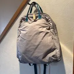グレーとターコイズのナイロンリュック
