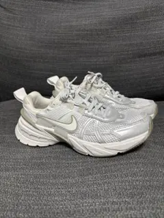 NIKE ナイキ ウィメンズ V2K RUN FD0736 23.5cm 美品
