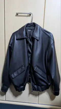 ZARA　フェイクレザーブルゾン