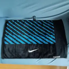 NIKE GOLF カラビナ付きタオル
