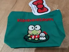 スリーコインズ✕サンリオキャラクターズけろけろけろっぴサガラ刺繍ポーチ