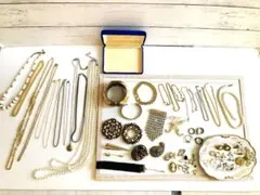 ★安心匿名発送★昭和、平成レトロ・アクセサリー・ジャンク品、色々おまとめ品Ｉ