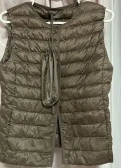 UNIQLO ユニクロ　ウルトラライトダウンベスト　Sサイズ　ブラウン　袋あり
