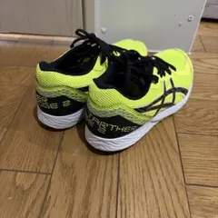asics ランニングシューズ　TARTHER EDGE 21.5 キッズ