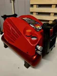 レッドカラー(美品)MAXエアーコンプレッサーAK-HH-1270E2