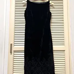 ブラックベルベット刺繍タイトドレス　49