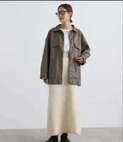 フェイクレザーミドルシャツジャケット