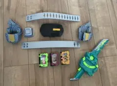 値下仮面ライダーセイバー　風双剣翠風　フウソウケンハヤテ剣ベルトブック3種セット