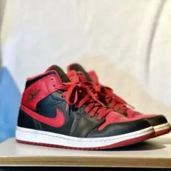 NIKE AIR JORDAN 1 MID 